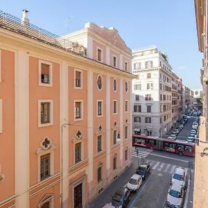 Large In Center, Termini Area Roma